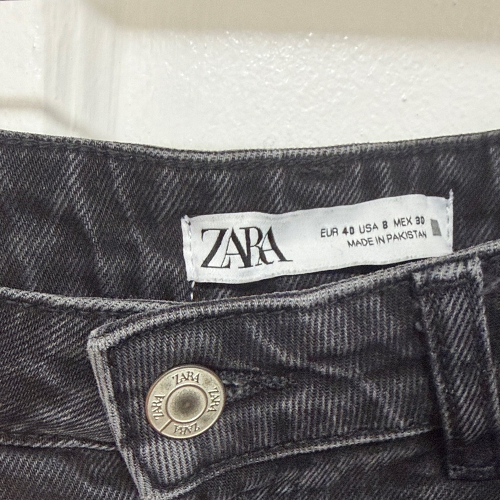 Zara High-Rise Black Washed Denim Mom Jeans  Straight Leg